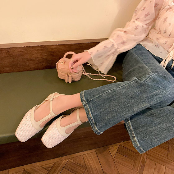 Soft Sheepskin Woven Thick Heel Fashion Women's Sandals Summer New T-strap Rear Empty Low Heel Leather Retro Women's Shoes
