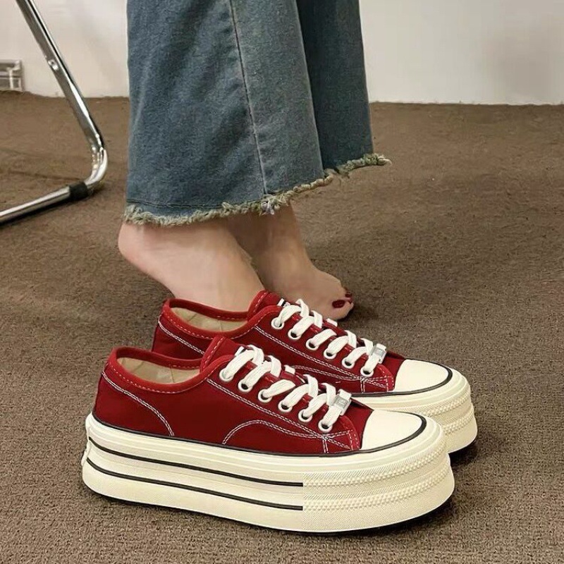 Chaussures en toile américaine pour femmes, semelles épaisses, augmentation de la hauteur, nouvelles chaussures blanches printemps 2024, chaussures de planche décontractées de style universitaire_voghion.com