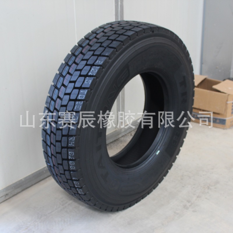 工厂直销11r22.5 12r22.5 385-65r22.5真空轮胎耐磨载重 钢丝轮胎