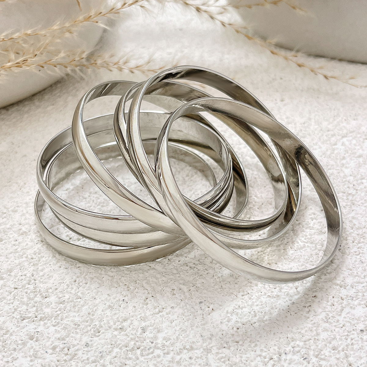 117g Weight Without pendants Pendant Material Bangle Classification Iron Chain Material 1 Set Quantity Holiday, Daily Occasion Iron Material Geometric Pattern Women's Gender Plating Design Retro, Simple Style Style Retro Simple Style Geometric Iron Wholesale Bangle 17