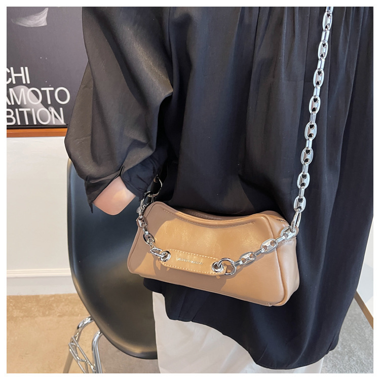 Fashion Pu Women's Chain Large Capacity New Portable Shoulder Messenger Bag 23.5*11*7.5cm display picture 5