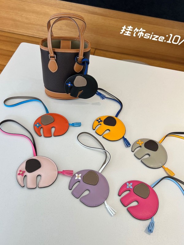 かわいいL vレディースバッグチャームかわいい象ペンダント本革バッグペンダント2025新しいクロスボーダーホットスタイル工場直販|undefined