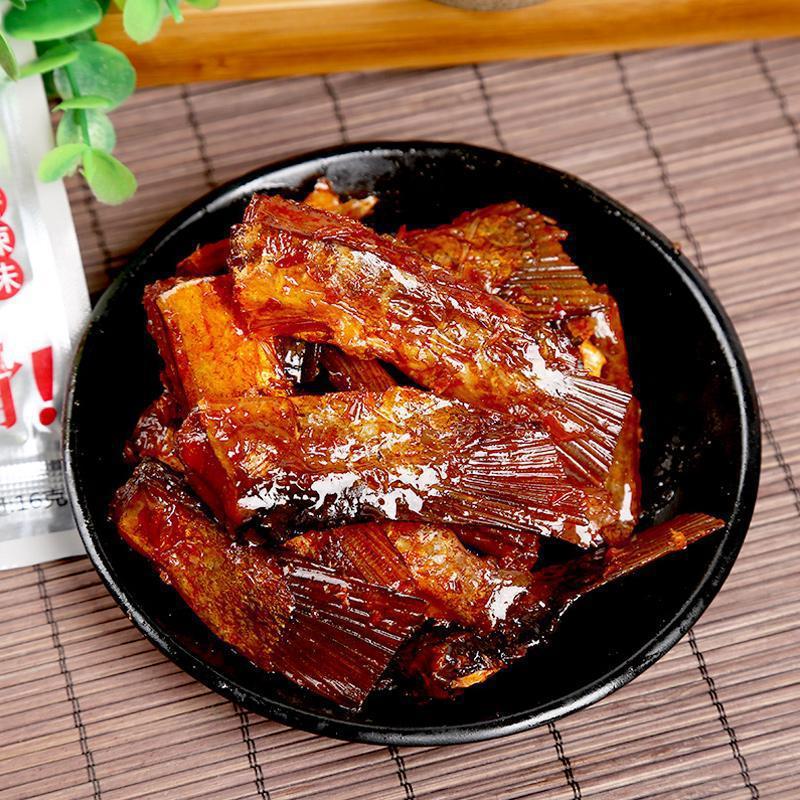 Dongting elder brother spicy fish tail 26g Hunan specialty spicy fish steak casual snacks instant fish dried fish snacks
