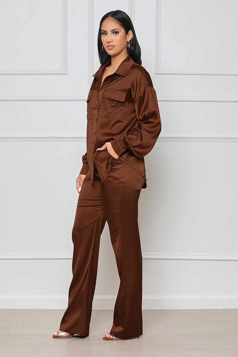 Camisa y pantalón de manga larga en tejido satinado elástico en color liso Conjunto de dos piezas NSLML136465