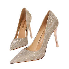 华铭软装展厅北欧轻奢售楼处样板房衣帽间装饰品摆件高跟鞋女鞋子