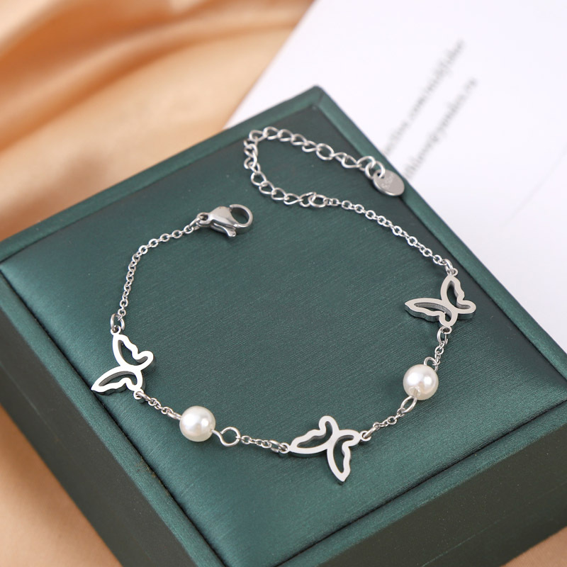 Estrellas huecas mariposas perlas de moda retro acero inoxidable chapado en oro 18k titanio pulsera de acero transfronteriza regalo de novia image 5