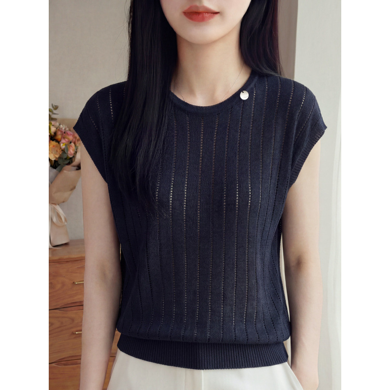Spring summer knitted solid color sweater with a round collar