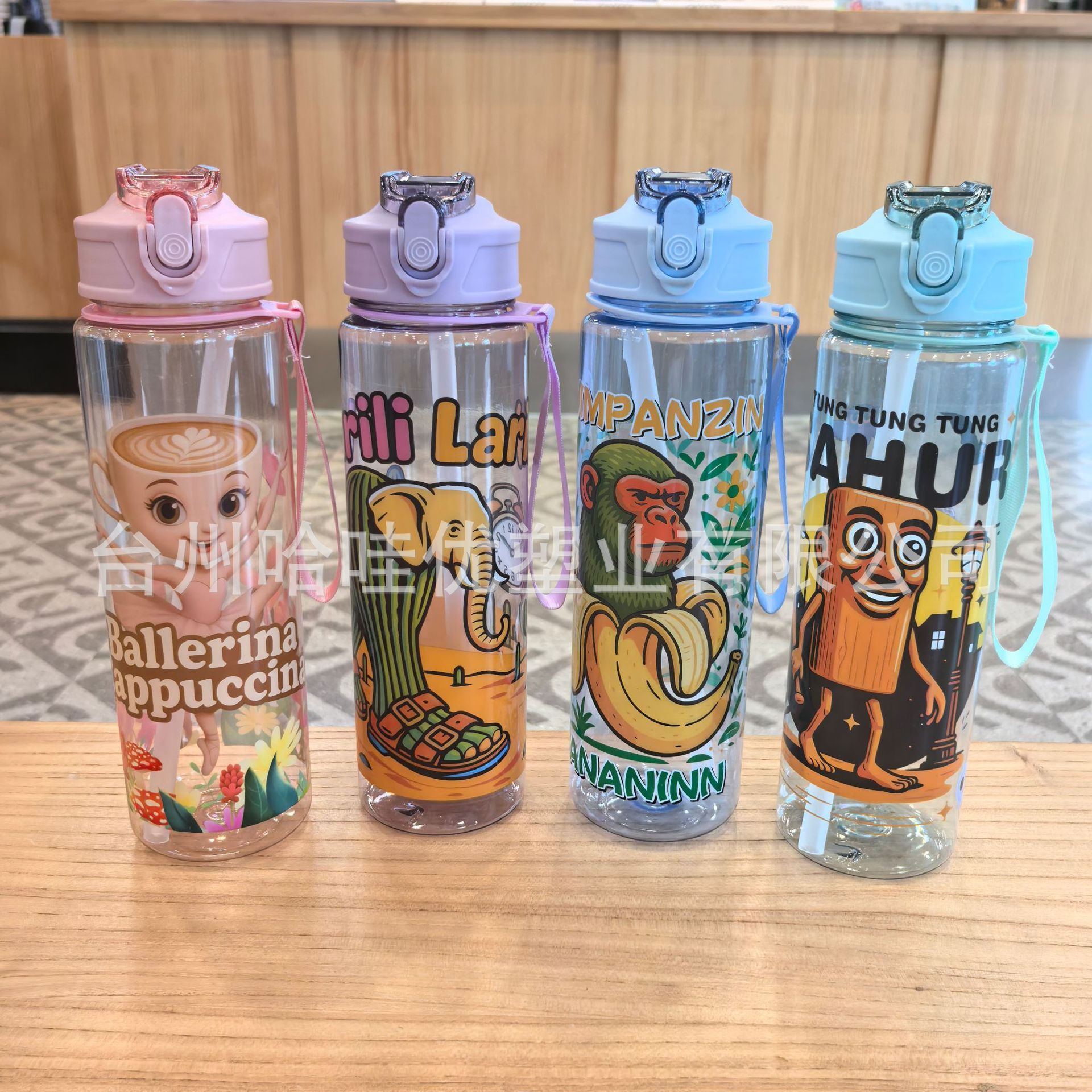 Nuevo tipo de montaña y mar a través de la taza de agua de dibujos animados para niños de verano cuerdas transparentes portátiles de gran capacidad estudiantes taza espacial al por mayor