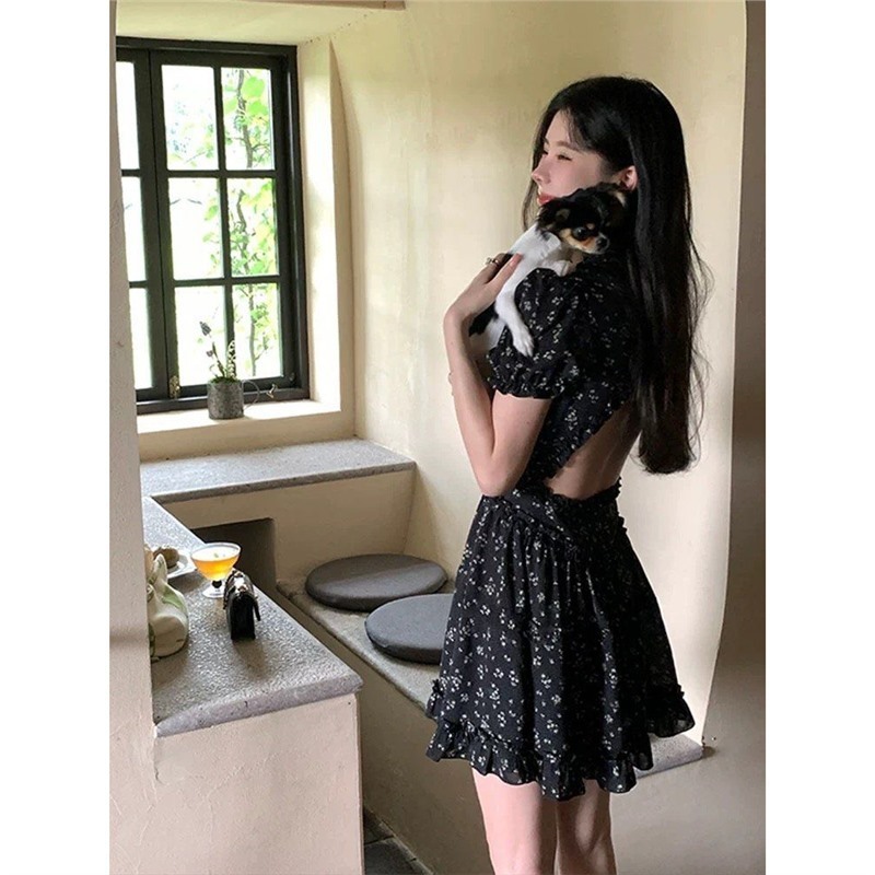 夏季新款赫本风气质百搭连衣裙法式洋装小众性感V领露背小黑裙女|undefined