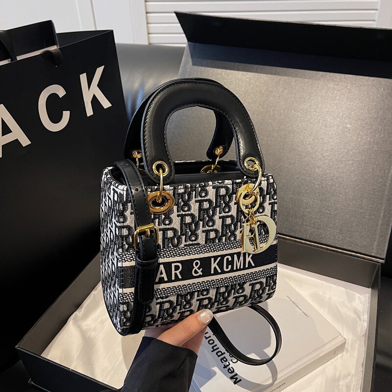 Cross-Border Handbag for Women 2026 New Style Patchwork Embroidery Single-Shoulder Lady Dior Bag Stylish Niche Crossbody Bag Cross-Border Handbag for Women 2026 New Style Patchwork Embroidery Single-Shoulder Lady Dior Bag Stylish Niche Crossbody Bag