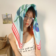 ins インターネットセレブ 春夏 シルクスカーフ 小さな正方形のスカーフ 女性用 旅行用 多用途 写真撮影用 シルクスカーフ 正方形のスカーフ ヘッドスカーフ 海辺での休暇 チューブトップ