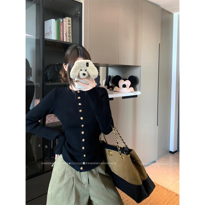 Real photos, real prices. Knitted cardigan for women, Korean-style early autumn outfit, black sweater jacket, white Real photos, real prices. Knitted cardigan for women, Korean-style early autumn outfit, black sweater jacket, white