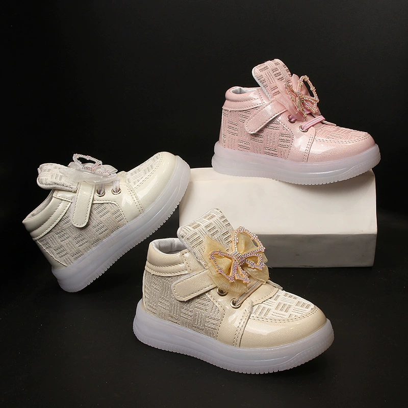 Детские кроссовки в корейском стиле с бантом, блестящие, весна-осень 2025 года, для девочек 3-6 лет, туфли-принцессы, маленькие кожаные ботинки
