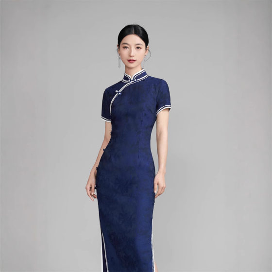 2025 spring new women's Chinese waist slimming dress women's Republic of China style slant lapel catwalk improved blue cheongsam
