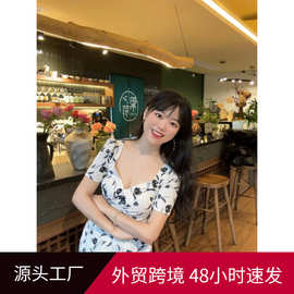 2026款新品法式轻奢惊艳露背连衣裙女短袖碎花长裙子女别致A字裙