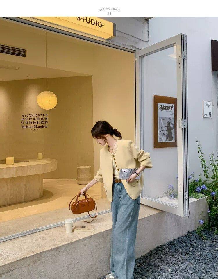 Áo khoác nữ dáng ngắn cổ tròn phong cách retro thanh lịch, form rộng, chất liệu tweed — Ren vàng chi tiết 3