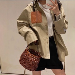 2025秋季新款翻领带帽子可脱卸前短后长两侧开叉设计风衣外套女