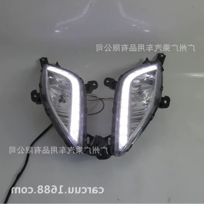 for Modern I30 Daytime Running: Gündüz işıqları - 2-starting-shots-led-fog-light-right-r-one