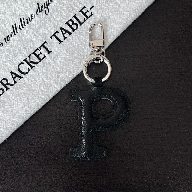新しいレザーレターペンダントアクセサリーキーホルダーmiuバッグペンダントアクセサリー高価値クロスボーダーアクセサリーインペンダント|undefined