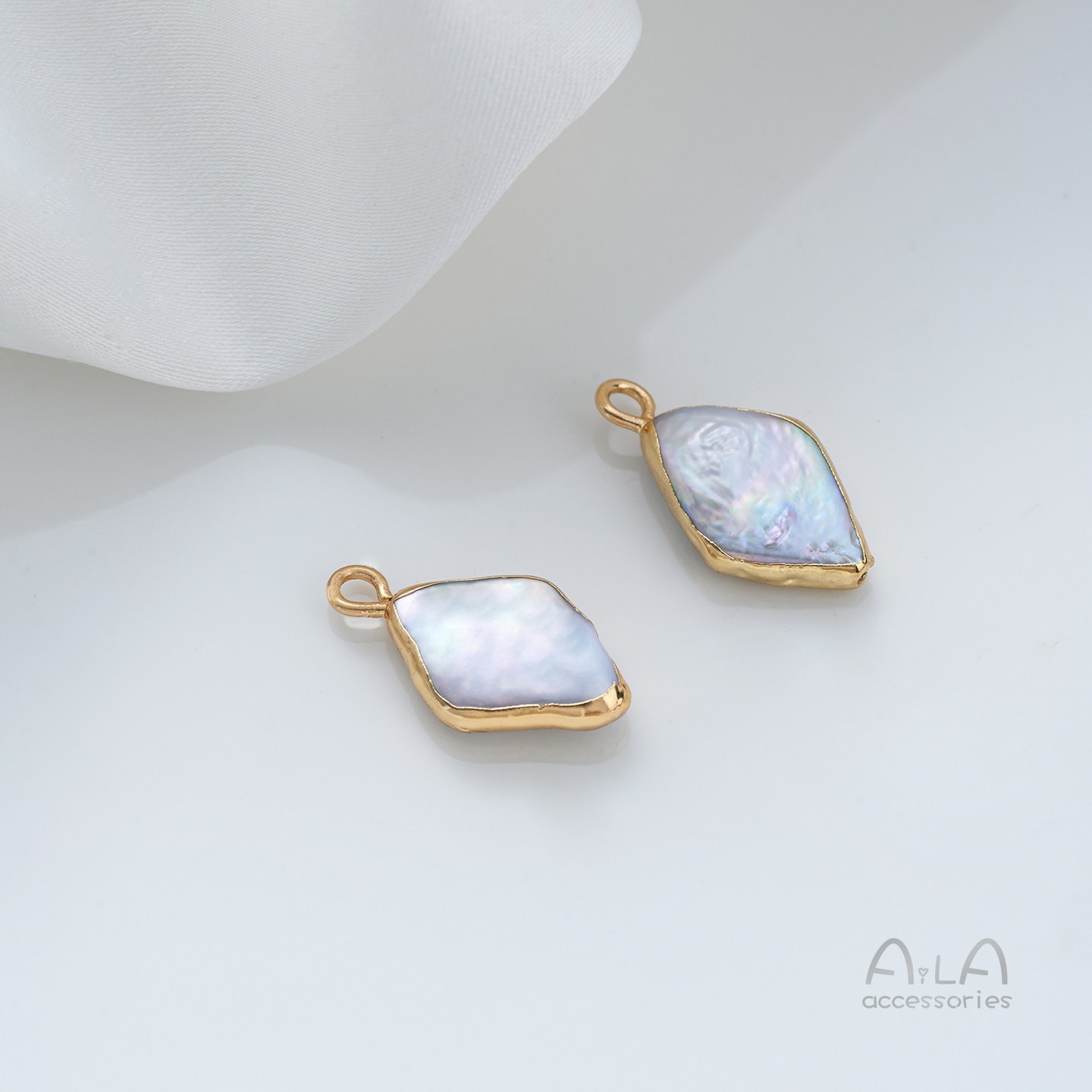 天然バロック異形真珠双穴ペンダントシングル吊り飾り米珠平円形手作りdiy縁取り部品