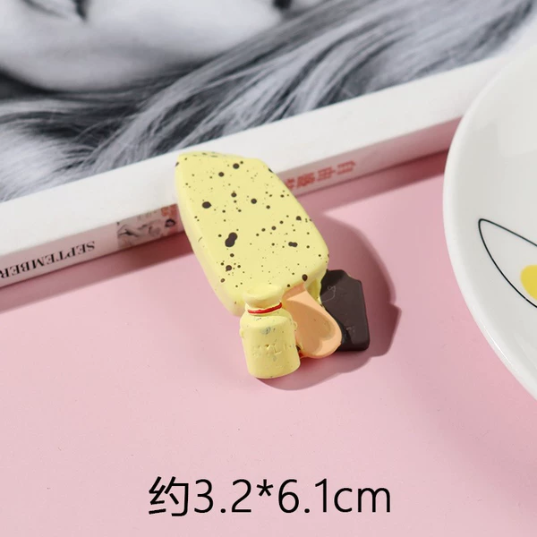 Yellow big magnetic fridge magnet, ice cream