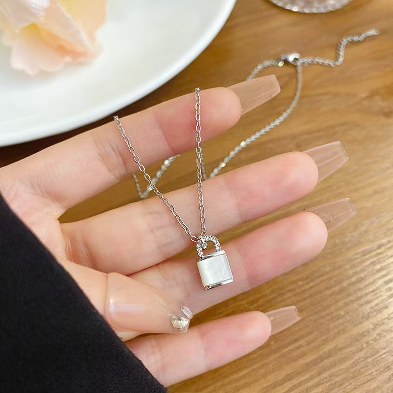 New Style Simple Titanium Steel Butterfly Necklace Women's Ins Cold Style Niche Design Exquisite All-match High-end Sense Accessories