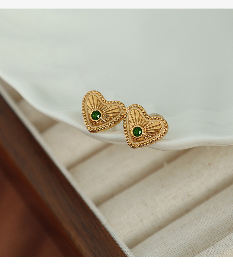 Daily Occasion Titanium Steel Material 1 Pair Vintage Style Heart Shape Plating Titanium Steel Zircon 18K Gold Plated Ear Studs