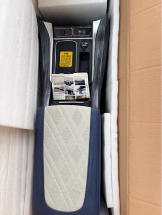 Suitable for Commercial Vehicles Buick Gl8652T/653T Gasoline Version, Special Car-Mounted Armrest Refrigerator, Car-Mounted Small Refrigerator