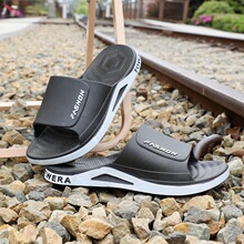 �羳������ʿ��Ь�ļ��⴩һ���Ϻ��������όW���r�з�������Ь