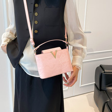 ɫƤyб¿rКW͹Ŵбϰͨڰ