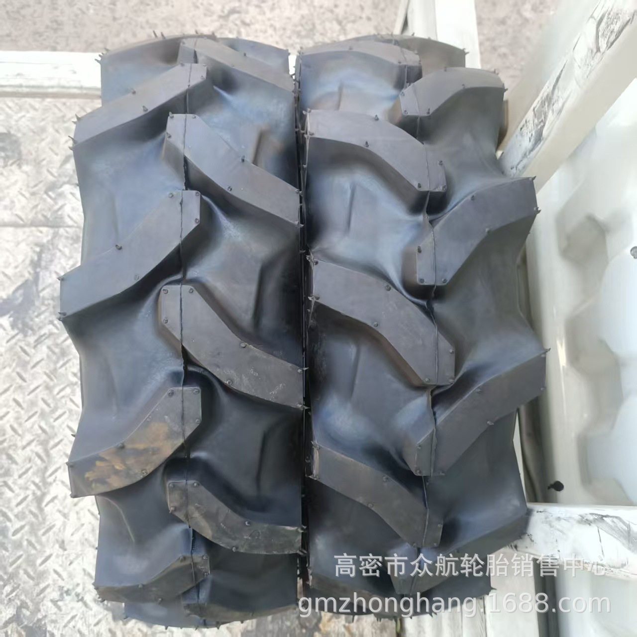 农用拖拉机胎 70/85-12 R-1人字花纹翻转犁轮胎