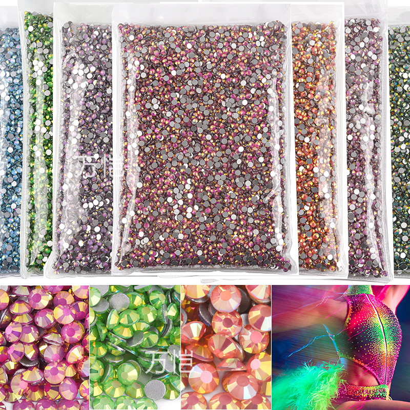 Glass nail sequins for manicure