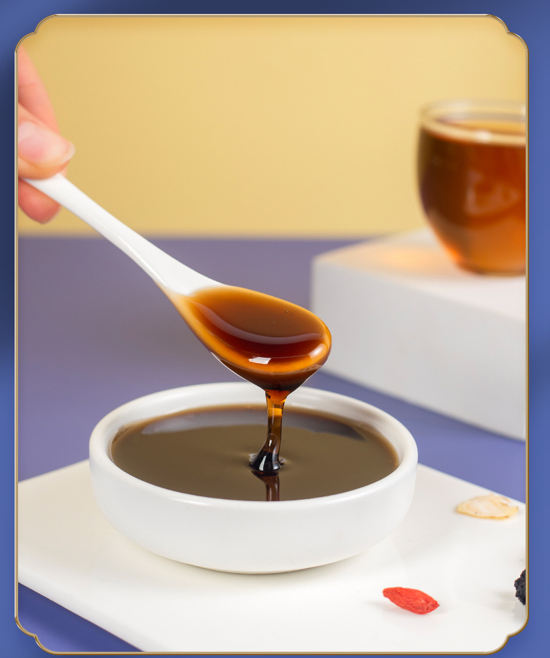 Snow Lotus & Cordyceps Militaris Herbal Paste (Xue Lian Yong Chong Cao Gao) — 300g Nourishing Herbal Honey Paste in use