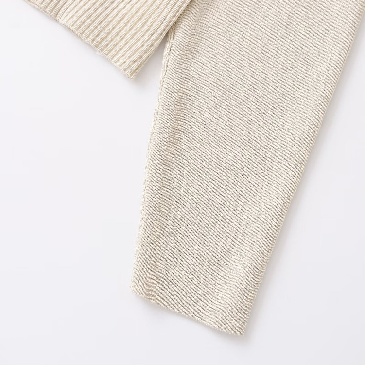 MYST ZA 여성의 2024 가을과 겨울 새로운 패션 간단한 둥근 목 긴 소매 버클 플랫 바늘 코트 2142114