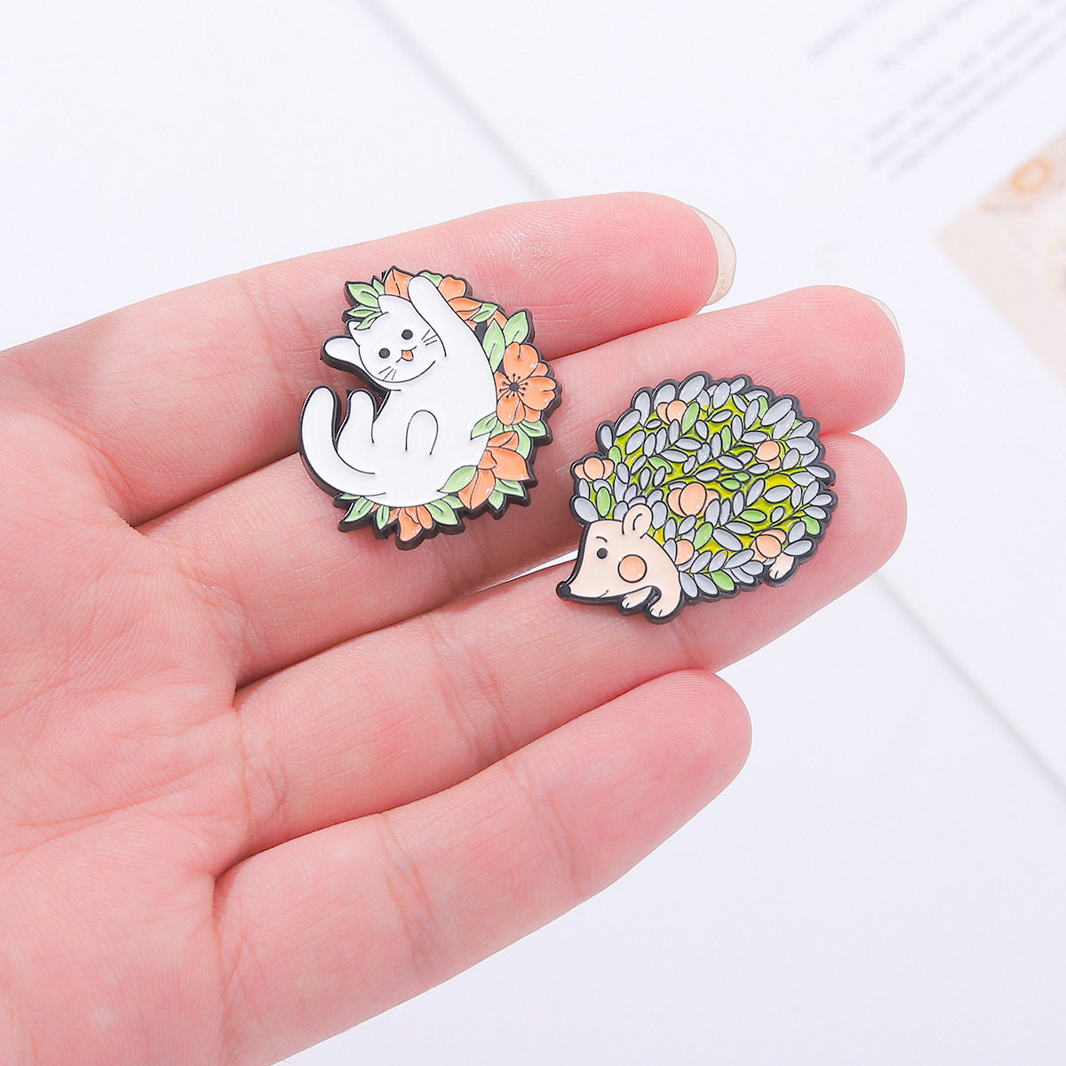 Fashion Hedgehog Cat Frog Alloy Enamel Unisex Brooches display picture 2