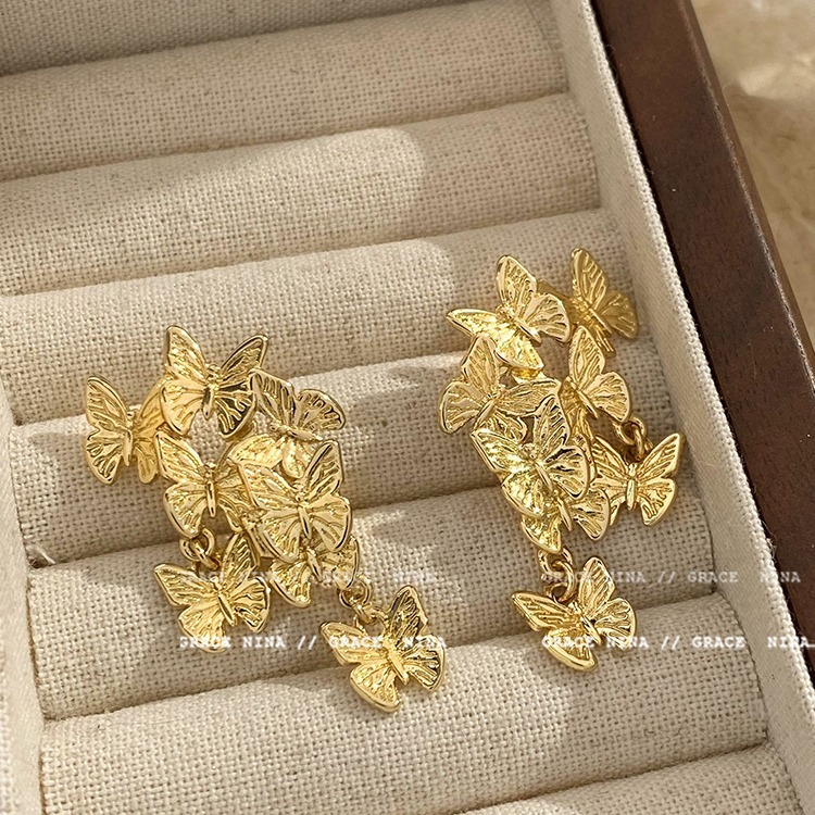 Retro golden elegant earrings