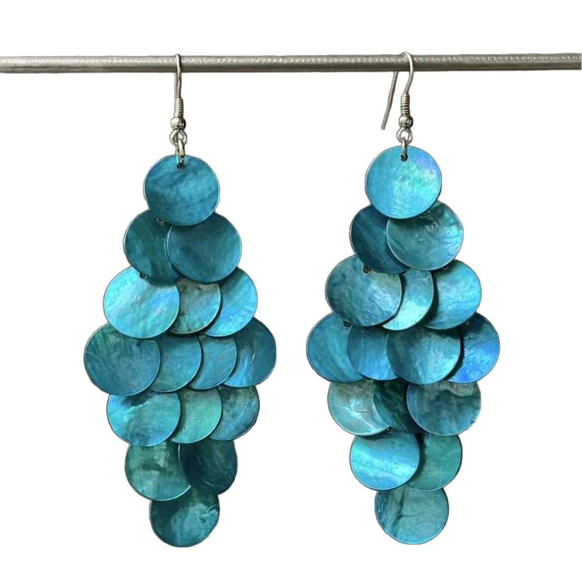 Pendientes de borla de concha geométrica redonda, estilo de vacaciones junto al mar, gancho para la oreja, pendientes de todo fósforo de moda, sentido de clase alta de nicho