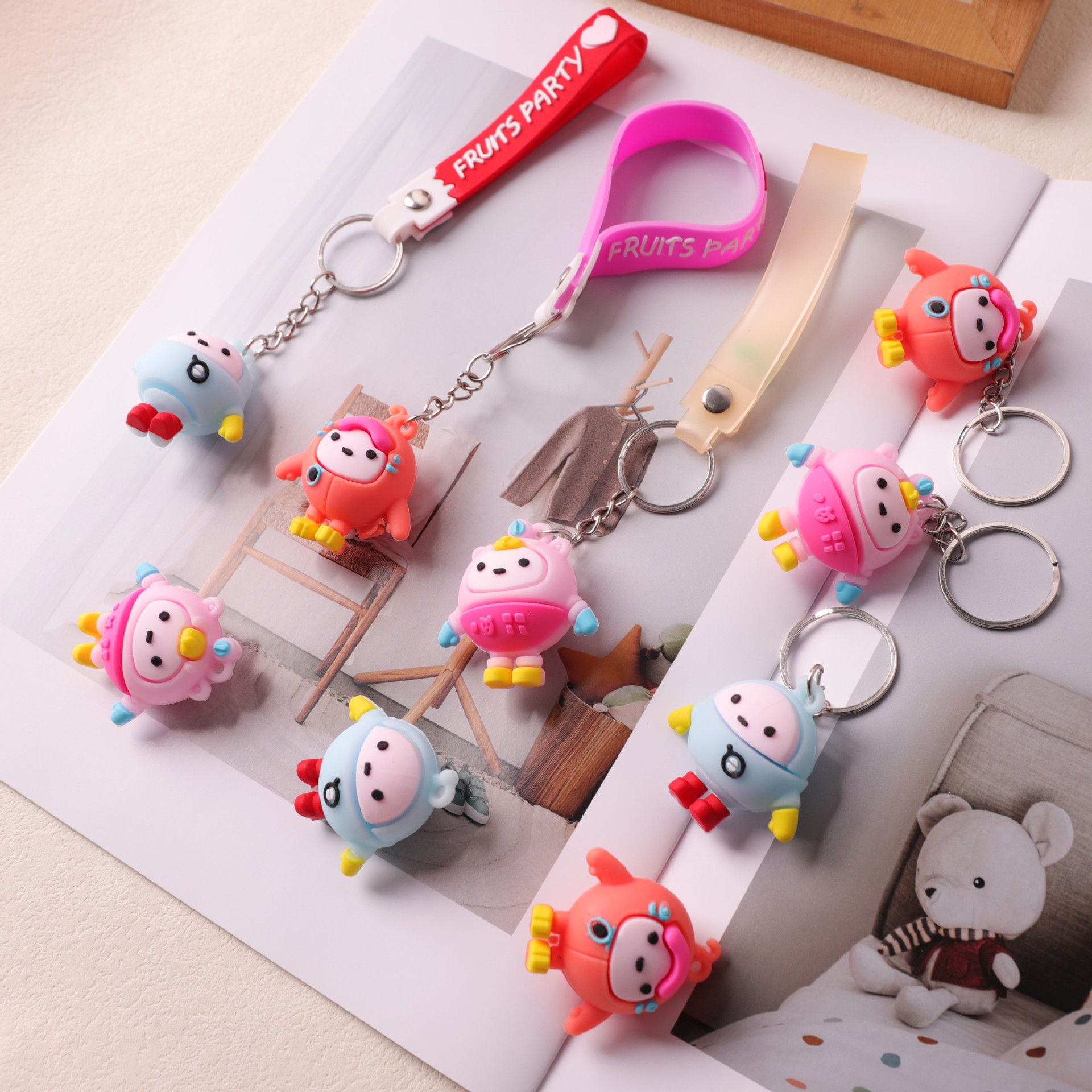 Big Egg Boy Party Keychain Colgante DIY Colgante Mochila Colgante 3D Muñeca de PVC Blanda Regalo