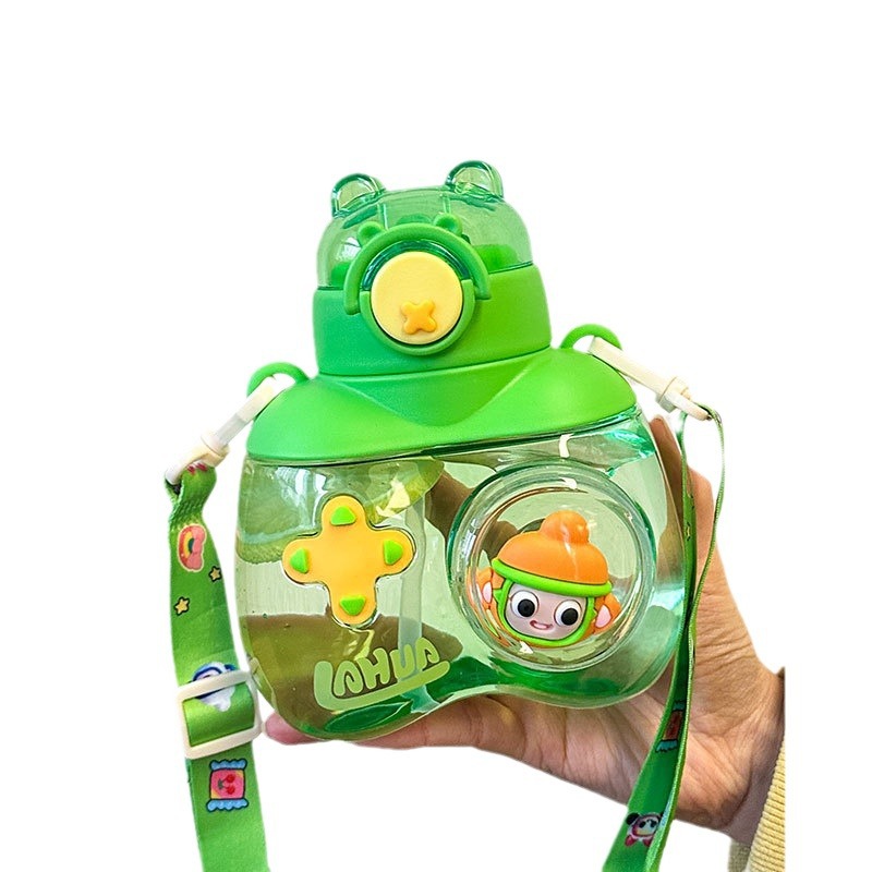 Taza de agua para niños de alto aspecto transfronterizo YSM6003-750ml lindo OX Bear portátil de plástico taza de vientre grande hervidor de agua