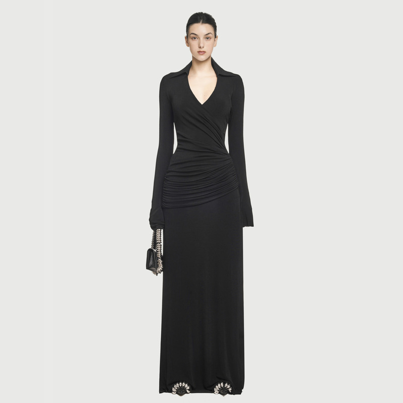 In-Stock High-End Pleated Lapel Dress by Vietnamese Niche Designer, Elegant Slim-Fit V-Neck Long Dress 40379