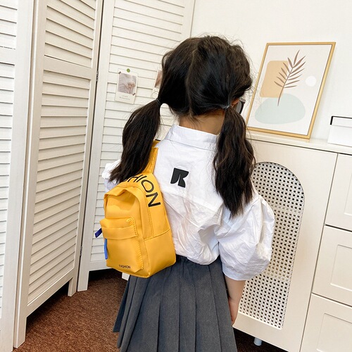Children's Crossbody Small Chest Bag Trendy and Cool Boys Letter Canvas Shoulder Bag Kindergarten Kids Outing Coin Accessories Bag