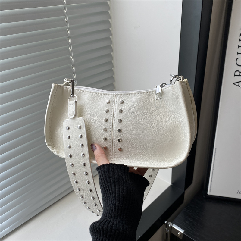 Cross-Border Fashion Rivet Simple Wide-Strap Casual Women's Simple Shoulder Bag 2025 New Retro Versatile Underarm Bag