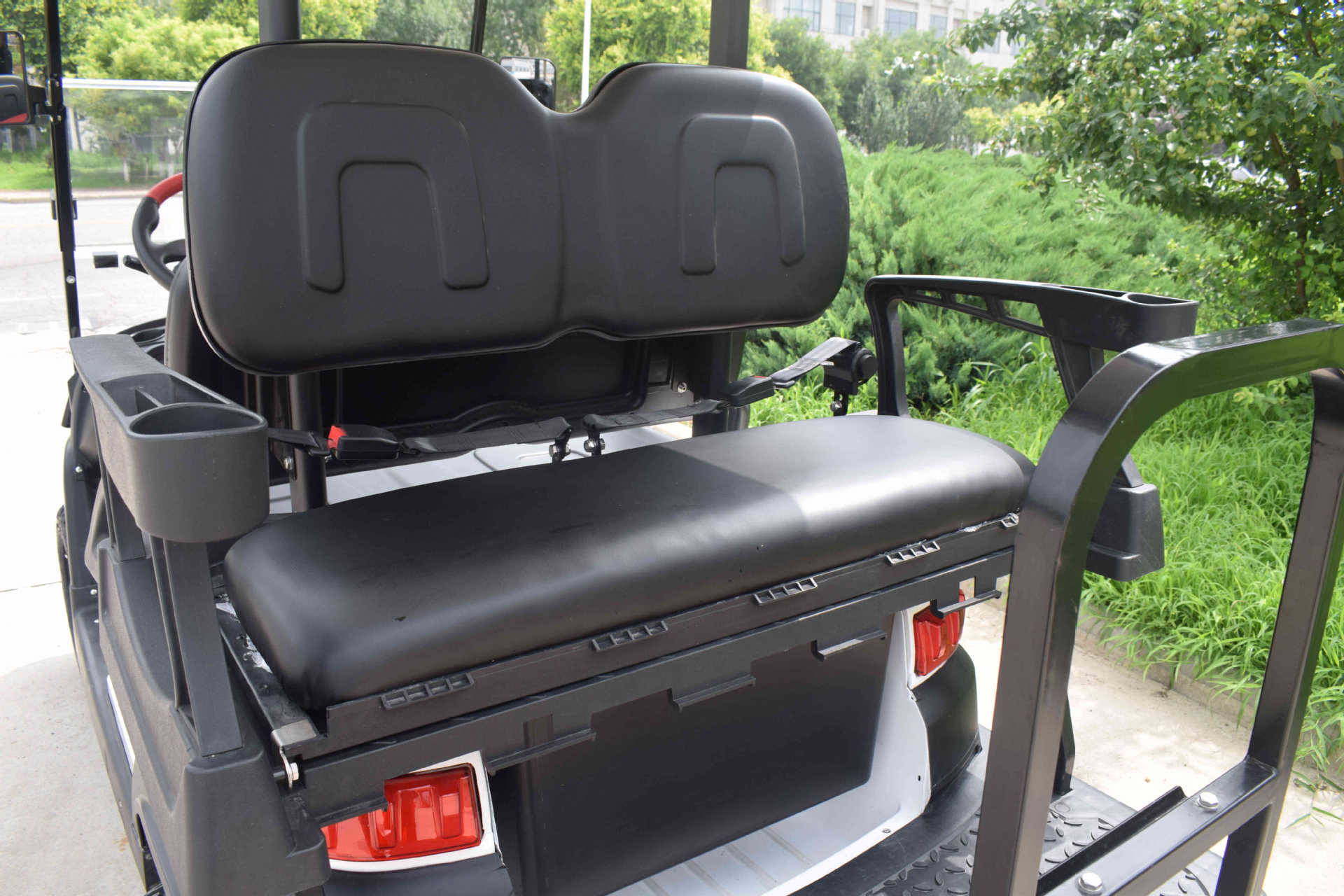 Zhongfeiyida Zhongyi Golf Cart Electric Sightseeing Car 2+2 Off-Road with Bumper Climbing Strong Long Endurance