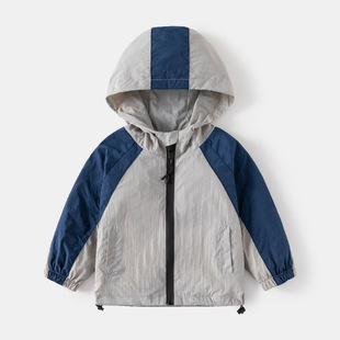 Children's spring and summer lightweight coat 2024 new boys' sun protection clothing baby color matching zipper coat hooded top fashion