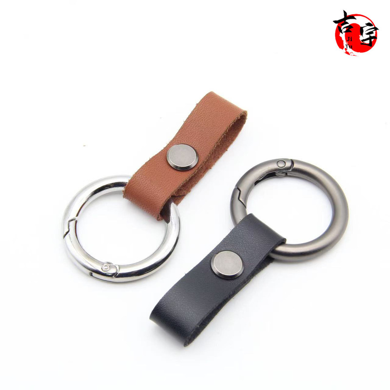 Simple first layer cowhide keychain men's car key metal keychain spring ring buckle diy pendant wholesale Simple first layer cowhide keychain men's car key metal keychain spring ring buckle diy pendant wholesale