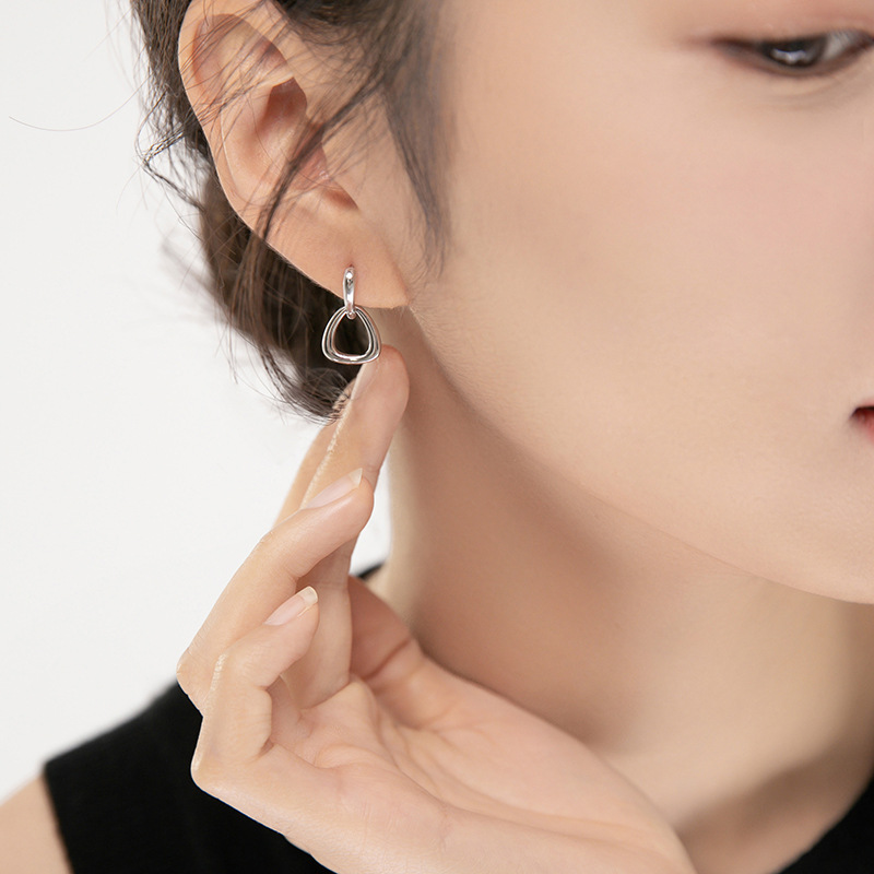 设计感金色几何银耳钉2024年新款耳环女小众高级感耳饰气质耳扣