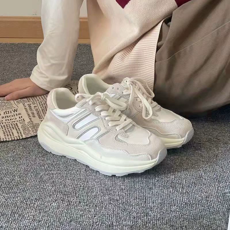 Спортивная обувь женский 2024 новый толстой подошвой ns caochao dady dad discle обувь арганда весной бег повседневные маленькие белые туфли