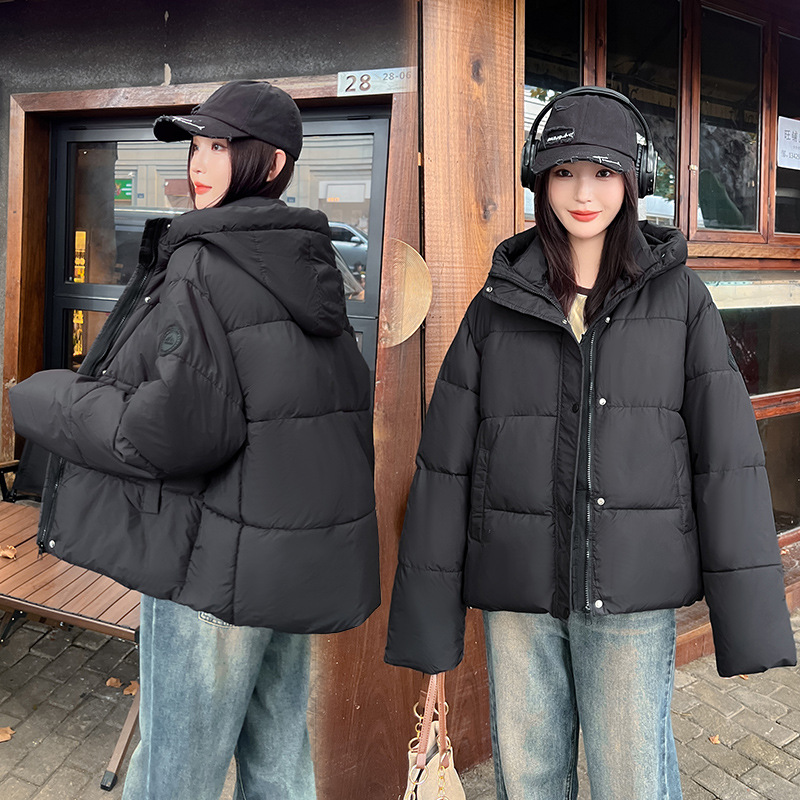 Pequeño puff corto de algodón mujer 2025 moda con sombrero engrosado diseño sensación de invierno otoño chaqueta de pan