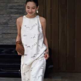 26夏季新款时尚极简松弛感暗纹剪花圆领背心连衣裙146