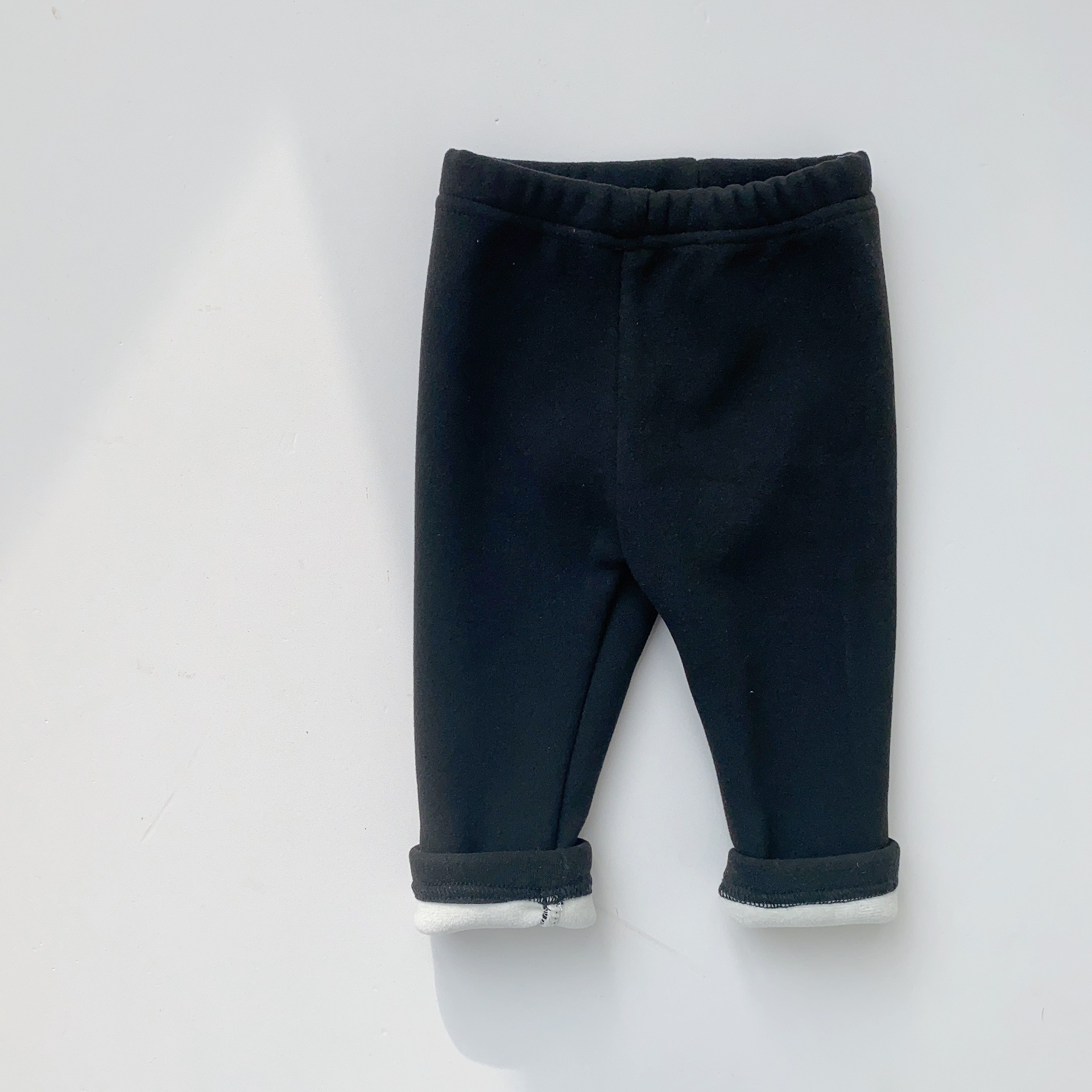 Leggings de color sólido de primavera y otoño para niños Pantalones de bebé para niños coreanos Pantalones de casa para bebés Ropa de primavera para niños y niñas